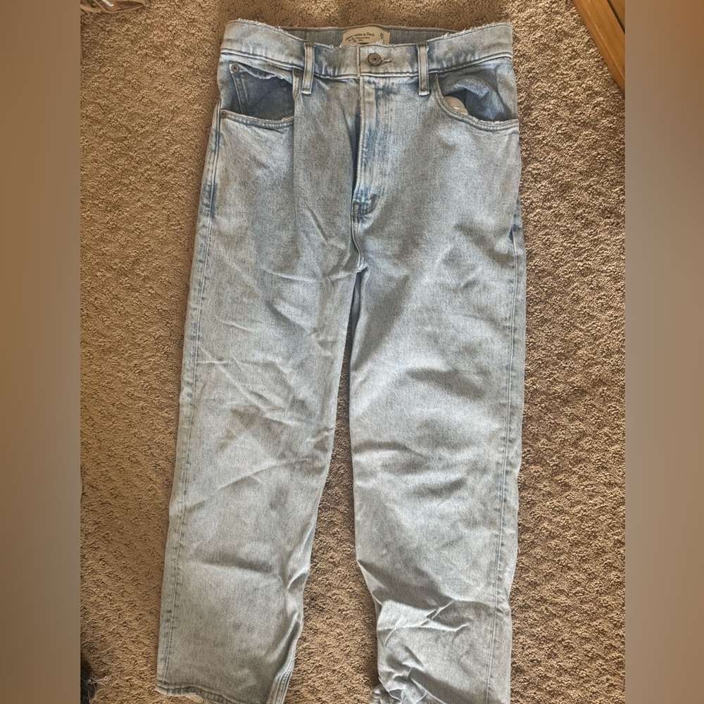 Abercrombie & Fitch Light Wash Wide-Leg Jeans